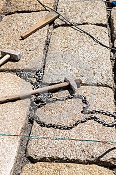 tools for stone construction with granite ashlars