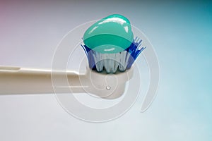 Toothbrush head and toothpaste