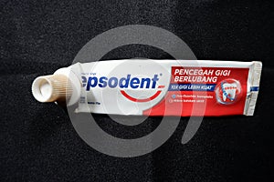 A toothpaste that has run out. Pepsodent.