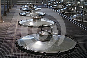 Top cover stainless steel wine vats in the winery
