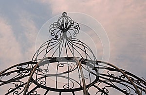 TOP OF DECORATIVE METAL DOME