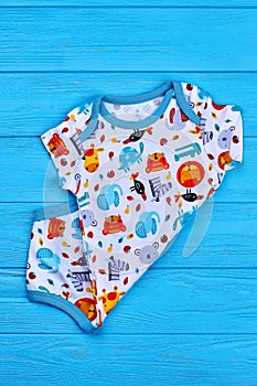 Top quality patterned baby bodysuit.