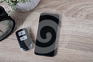 Top view remote keyless with blank screen smart phone