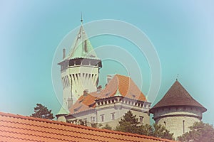Pohľad zhora na Smolenický zámok v lete neďaleko mesta Smolenice na Slovensku. Vintage tónovanie