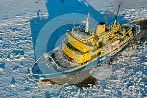 The Tor icebreaker moves into ices.