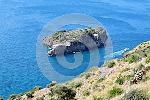 Torca - Scoglio di Isca dalla scala per Crapolla photo