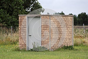 Tornado shelter