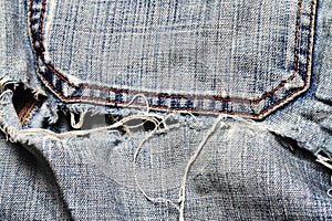 Torned jeans.
