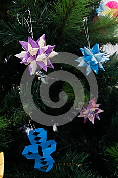 Tornillo Kusudama Origami decoration in Christmas Tree