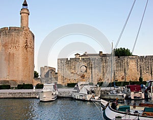 Torre de Constanza es una fortificacion en Aigues-Mortes , departamento de Gard , regiÃ³n de Occitania , Francia photo
