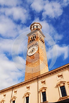 Torre dei Lamberti in Piazza delle Erbe, Verona