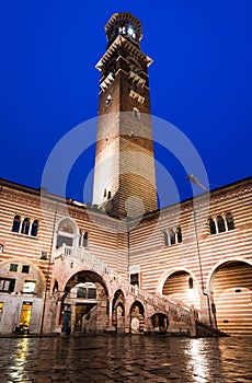 Torre dei Lamberti, Verona