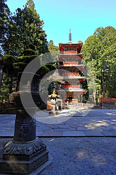 Toshogu Shrine ( 17th-century shrine honoring the first shogun and featuring colorful buildings)