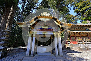 Toshogu Shrine ( 17th-century shrine honoring the first shogun and featuring colorful buildings)