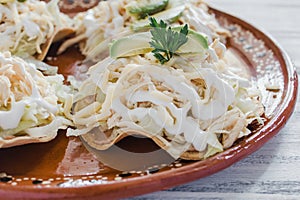 Tostadas mexicanas de pollo mexican food in mexico