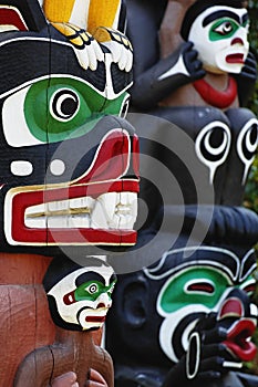 totem poles photo