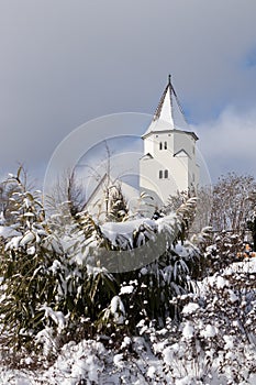 Totenberg cemetery and the Peterskirche in Heidenheim in winter photo