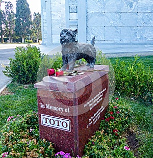 Toto Memorial In Hollywood Forever Cemetery - Garden of Legends