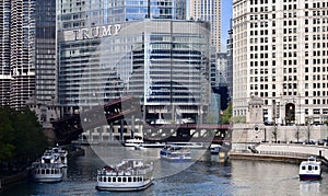 Tour Boats and the Michigan Avenue DuSable Bridge