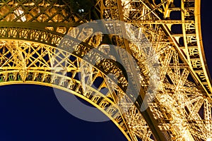 Tour Eiffel at night