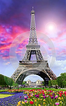 Tour Eiffel on sunset photo