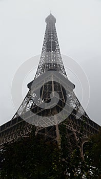 Tour Eiffel, view from the bottom