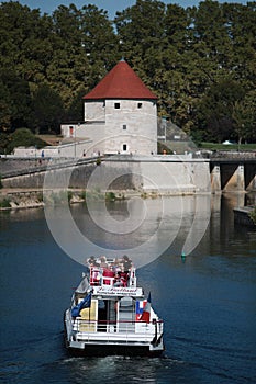 Tourisme en bateau mouche a BesanÃÂ§on