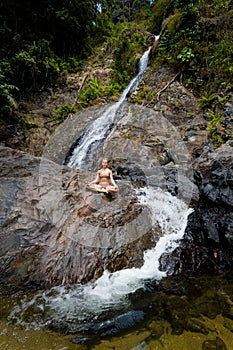 Tourist on Huai To waterfall