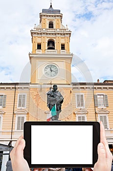 Tourist photographs of Giuseppe Garibaldi Monument