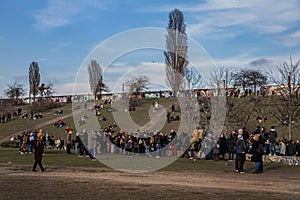 Tourists beside Berlin Wall, Berliner Mauer
