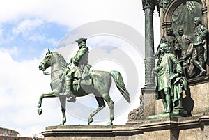 Tourists discover the Vienna Capital by Horseback