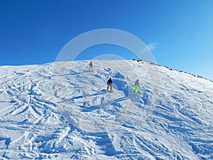 Touristen vom Hügel skigebiet,. auf der Höhe über dem Meeresspiegel 3200 