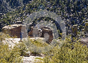 Tourists at Speaker`s box at the Chiricahua National Monument