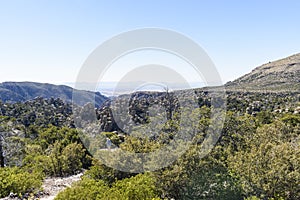 Tourists at Speaker`s box at the Chiricahua National Monument