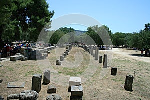 Tourists to the ruins of Olympia