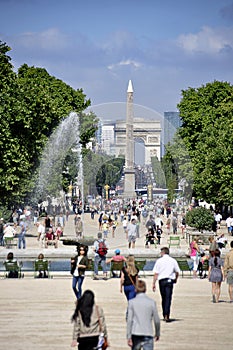 Tourists a Tuileries garden