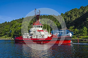 The towage of mv north sea giant has started photo