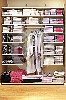 Towels shelf