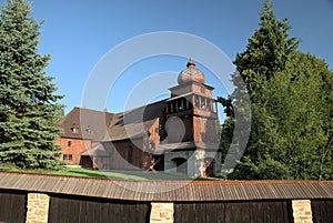 Věž artikulárního dřevěného kostela ve Svatém Kříži