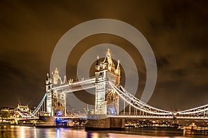 tower bridge in london at night