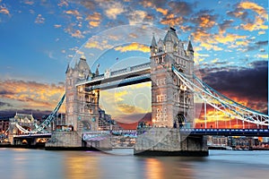 La Torre puente en londres reino unido 