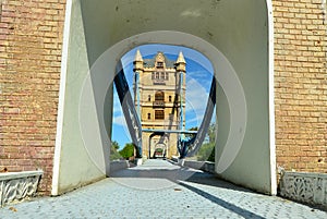 Tower Bridge in miniature (perspective entrance)