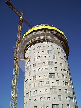 Tower crane and house-building