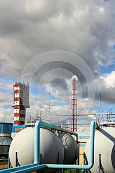 Tower granulator chimney cooling tower and spherical gas tank gasholder petrochemical equipment for production of urea