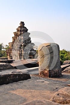 Tower and linga on the top of Phnom Bakheng