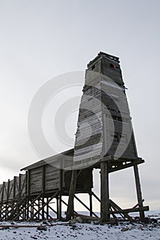 Tower and rack to observe northern fur seals in