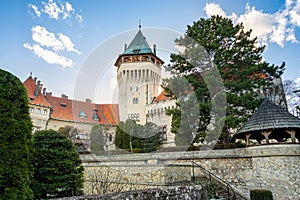 Veža Smolenického zámku, postavená v 15. storočí, v Malých Karpatoch SLOVENSKO