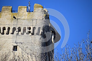 tower top of Burg OlbrÃ¼ck with anti-falling-stones web