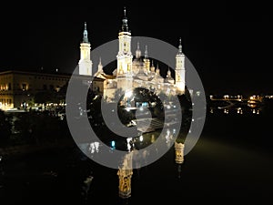 Basilic Notre-Dame del Pilar in Saragosse photo