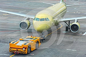 Towing and launching jet engine a passenger plane